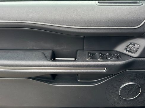 Used 2022 Ford Expedition XLT w/ Equipment Group 202A image 10