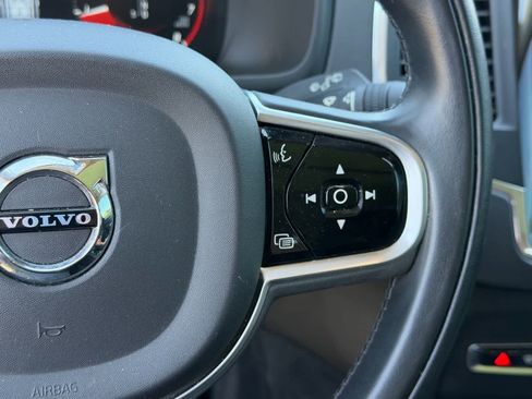 Used 2020 Volvo XC90 T5 Momentum w/ Protection Package Premier AWD/4WD image 10