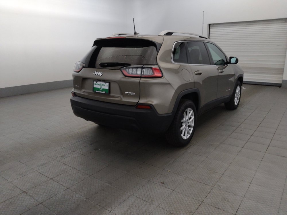 Used 2019 Jeep Cherokee Latitude Plus w/ Cold Weather Group AWD/4WD image 9