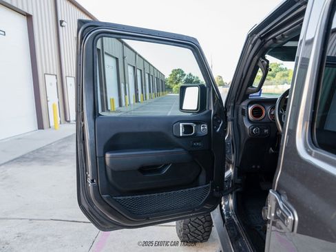 Used 2023 Jeep Gladiator Mojave w/ Trailer Tow Package image 28