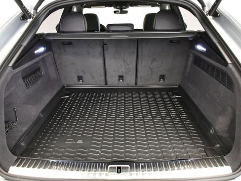 Used 2025 Audi Q8 Premium Plus image 55