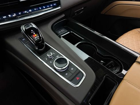 Used 2023 Cadillac Escalade ESV Premium Luxury w/ Performance Package AWD/4WD image 28