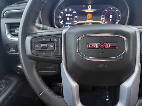 Used 2023 GMC Yukon XL SLT image 25