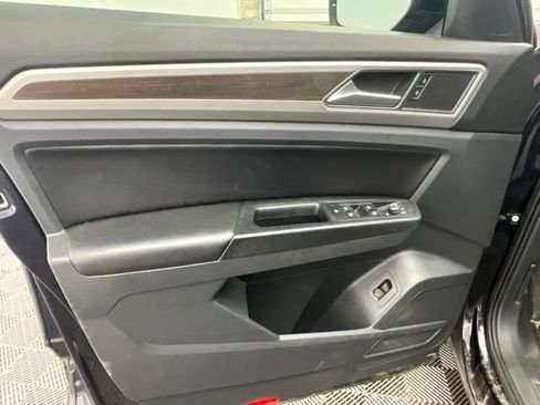 Used 2019 Volkswagen Atlas SEL R-Line AWD/4WD image 14