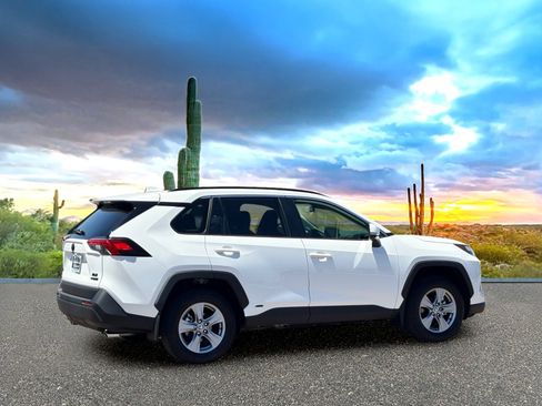 Used 2024 Toyota RAV4 XLE w/ Convenience Package AWD/4WD image 5
