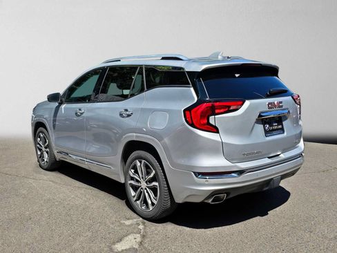 Used 2020 GMC Terrain Denali w/ Denali Premium Package AWD/4WD image 5