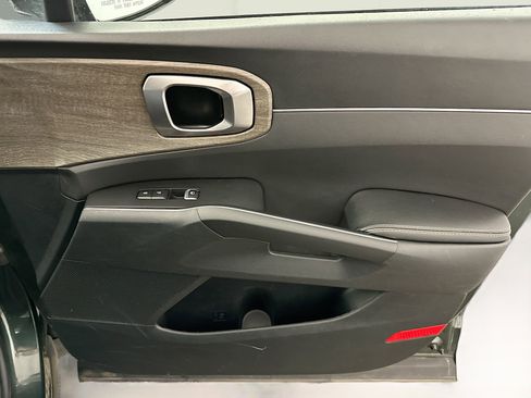 Used 2023 Kia Sorento S w/ Panoramic Sunroof Package image 35