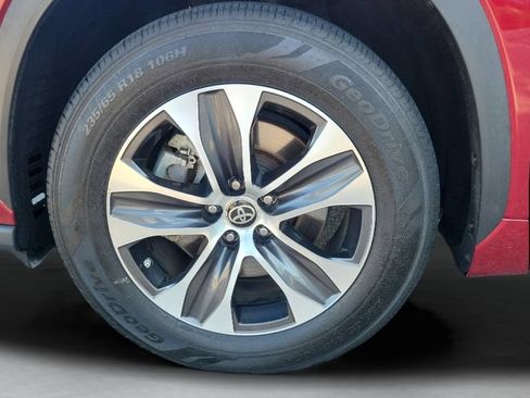 Used 2022 Toyota Highlander XLE FWD image 27