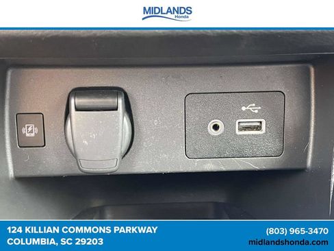 Used 2025 Nissan Versa SV FWD image 28