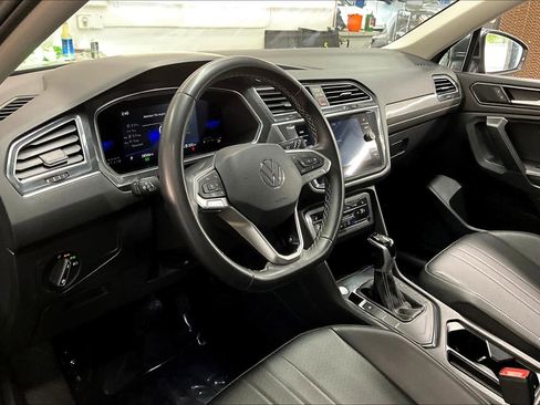 Used 2022 Volkswagen Tiguan SE image 17