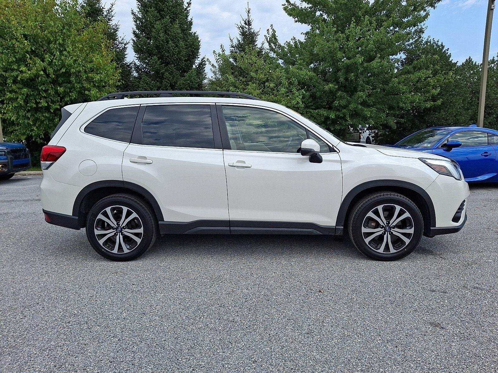 Used 2022 Subaru Forester Limited AWD/4WD image 7