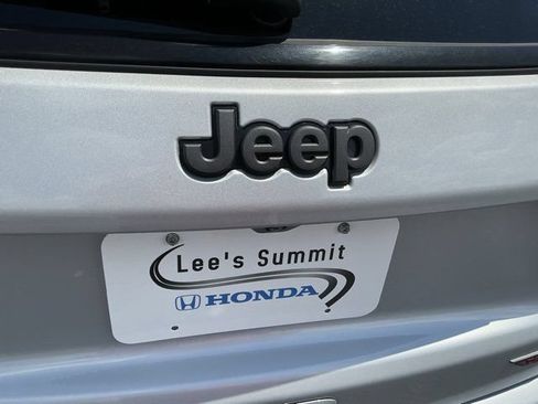 Used 2024 Jeep Compass Trailhawk AWD/4WD image 6