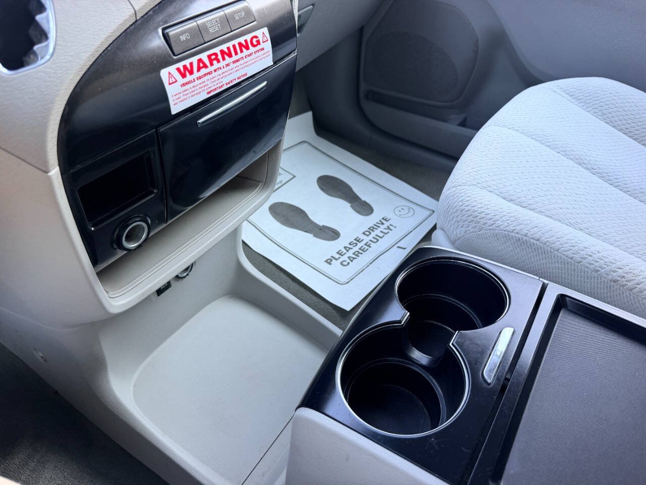 Used 2011 Toyota Sienna LE FWD image 38
