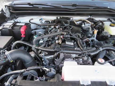 Certified 2025 Toyota Tacoma TRD Off-Road image 42