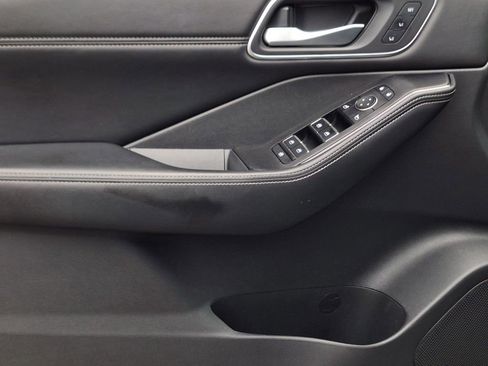 Used 2021 Nissan Rogue SL image 9