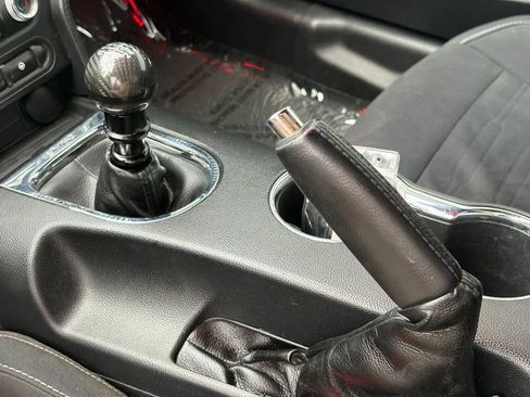 Used 2017 Ford Mustang GT RWD image 22