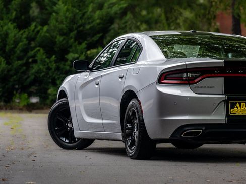 Used 2021 Dodge Charger SXT w/ Leather Interior Group RWD image 29