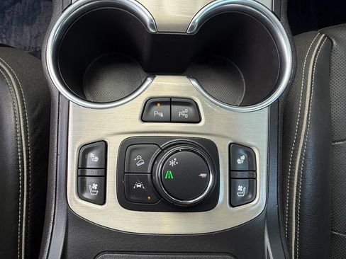 Used 2019 GMC Terrain Denali w/ Advanced Safety Package FWD image 28