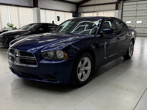 Used 2014 Dodge Charger SE w/ Sport Appearance Group RWD image 5