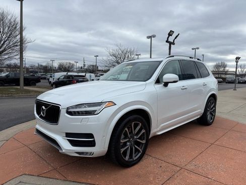 Used 2017 Volvo XC90 T6 Momentum w/ Vision Package image 3