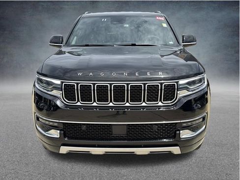 Used 2024 Jeep Wagoneer Series II w/ Flexible Seating Group RWD image 2