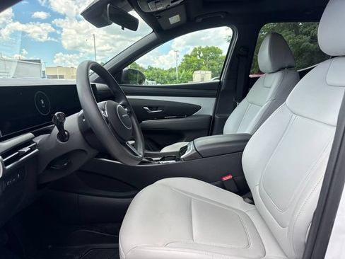 Used 2025 Hyundai Santa Cruz SEL AWD/4WD image 12