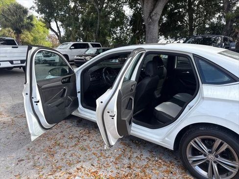 Used 2019 Volkswagen Jetta SE image 13