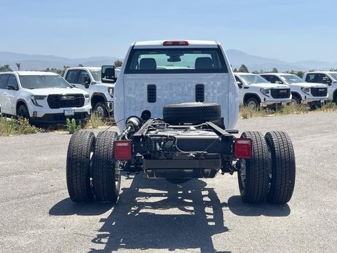 New 2026 GMC Sierra 3500 Pro AWD/4WD image 4