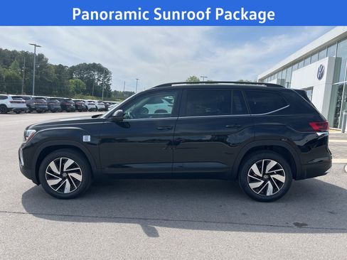 New 2026 Volkswagen Atlas SE FWD image 3