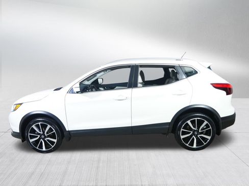 Used 2018 Nissan Rogue Sport SL w/ SL Premium Package image 4