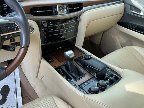 Used 2016 Lexus LX 570 4WD w/ Luxury Package image 25