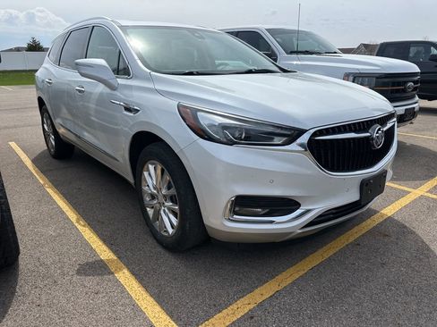 Used 2018 Buick Enclave Premium w/ Experience Buick Package image 2