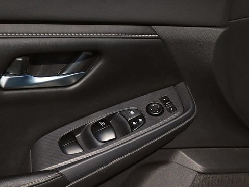 Used 2022 Nissan Sentra SV FWD image 11