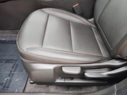 Used 2024 Chevrolet Trax RS w/ Sunroof Package FWD image 15