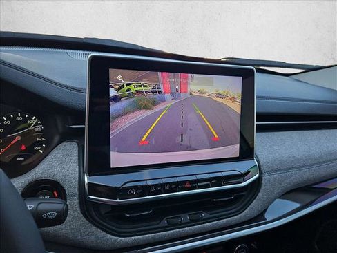 Used 2022 Jeep Compass Latitude image 18