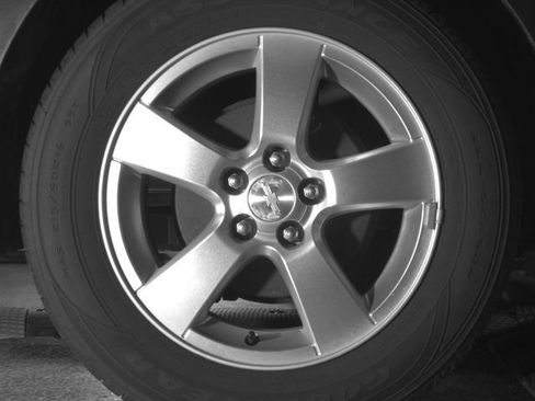 Used 2015 Chevrolet Cruze LT w/ Sun And Sound Package image 11