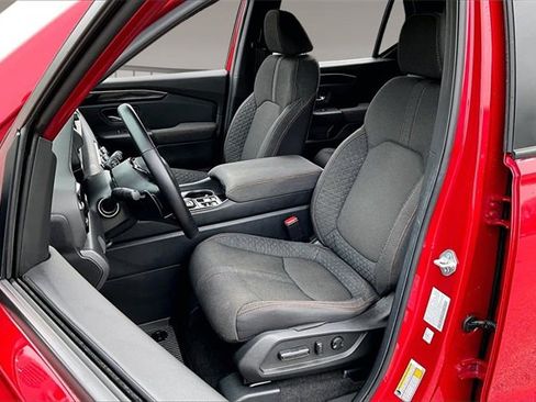 Used 2025 Honda Pilot Sport image 20