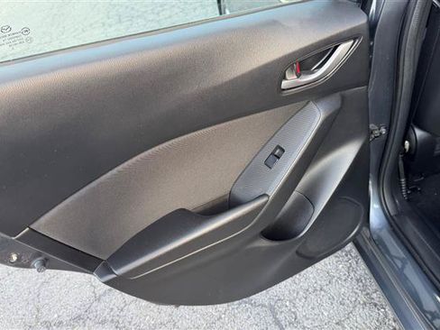 Used 2016 MAZDA MAZDA3 i Sport w/ Preferred Equipment Package FWD image 20