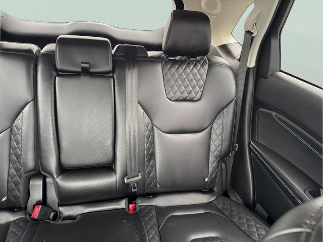 Used 2024 Ford Edge Titanium AWD/4WD image 18