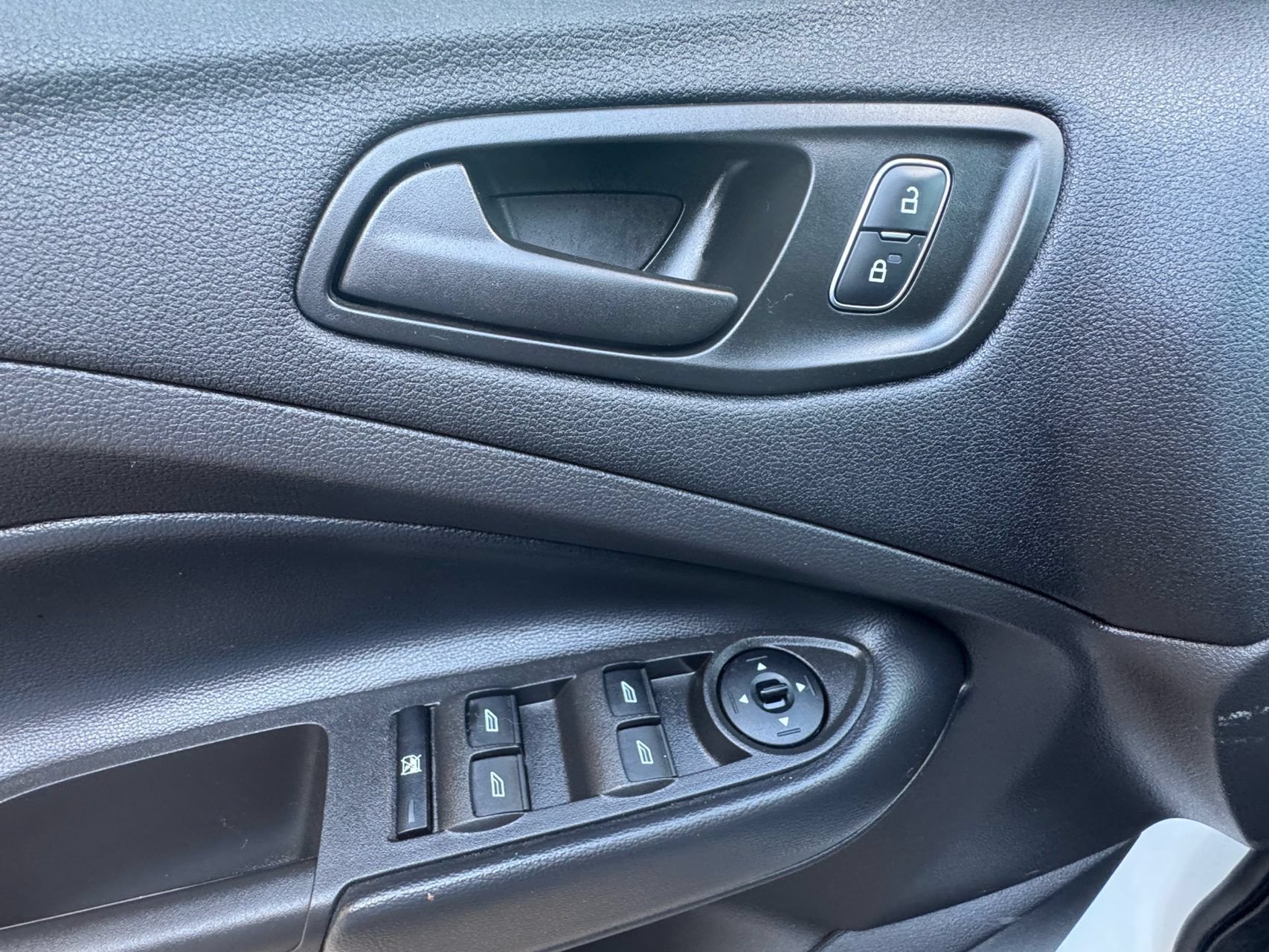 Used 2018 Ford Escape S FWD image 24