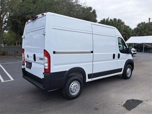 Used 2025 RAM ProMaster 2500 w/ Convenience Group image 6