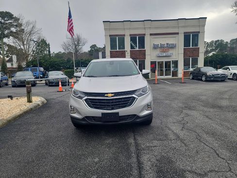 Used 2021 Chevrolet Equinox LT image 2