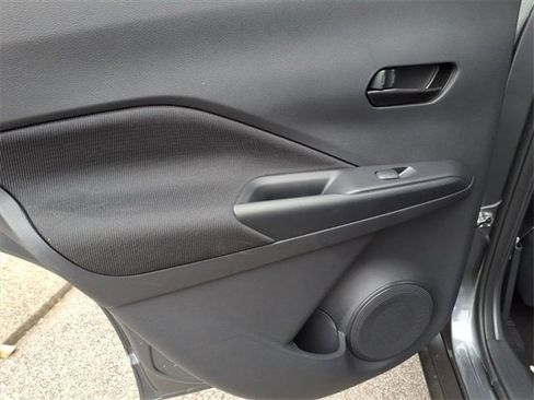 New 2025 Nissan Kicks Play S image 8