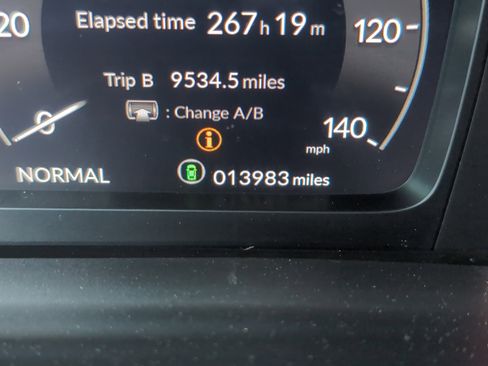 Used 2025 Honda Pilot Black Edition image 22