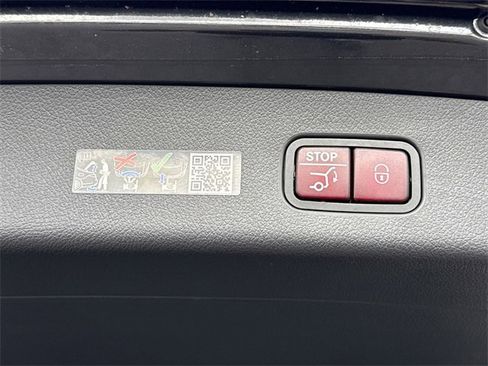 New 2025 Mercedes-Benz GLC 300 4MATIC image 28