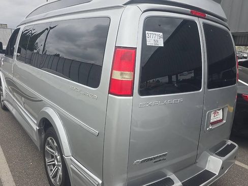 Used 2016 Chevrolet Express 2500 RWD image 3