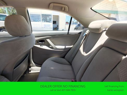 Used 2010 Toyota Camry XLE FWD image 12