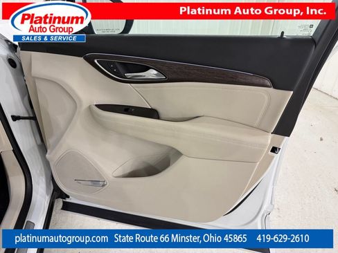 Used 2023 Buick Envision Avenir AWD/4WD image 43