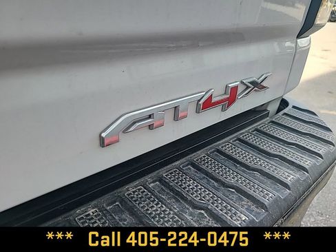 Used 2025 GMC Sierra 2500 AT4X image 12