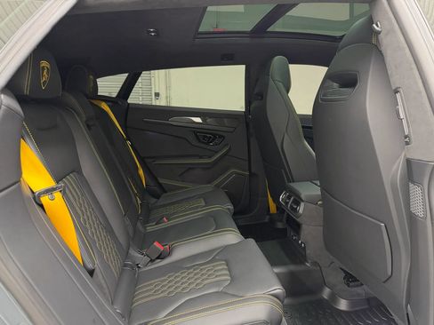 Used 2025 Lamborghini Urus SE AWD/4WD image 16